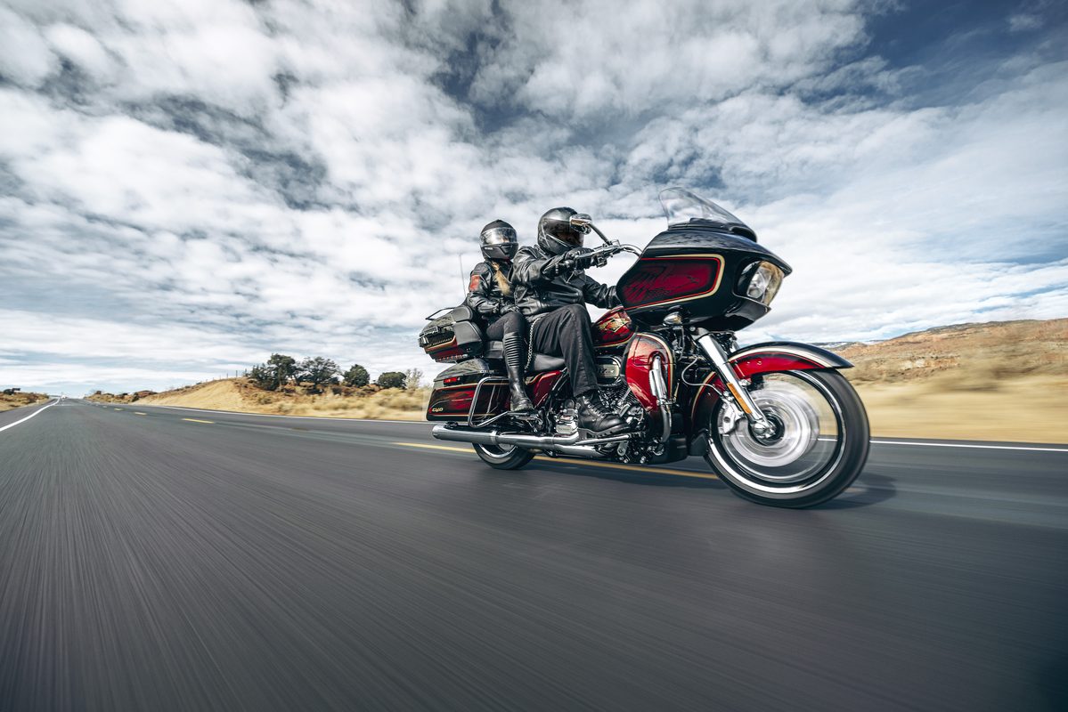 CVO™ ROAD GLIDE® LIMITED ANNIVERSARY