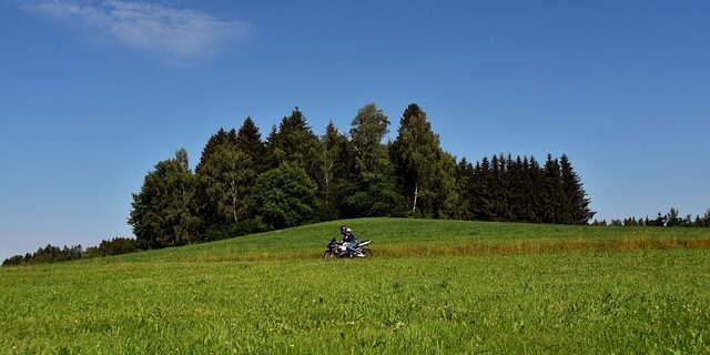 motorcycle-g7e07e8ebb_640