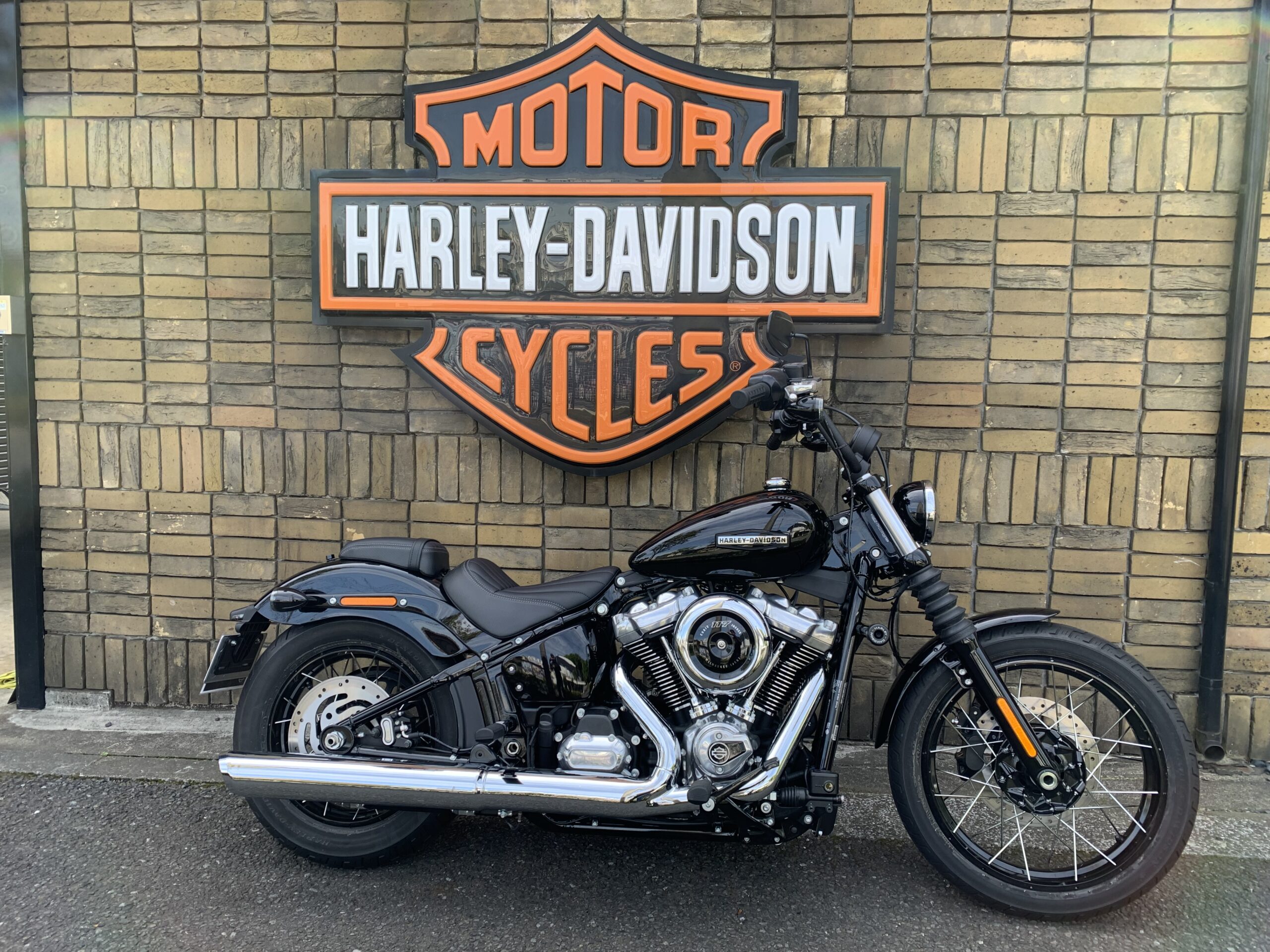ＨＡＲＬＥＹ－ＤＡＶＩＤＳＯＮ　ＦＸＢＢ　ソフテイル　ストリートボブ１１７　正規ディーラー認定中古車　２０２６年モデル