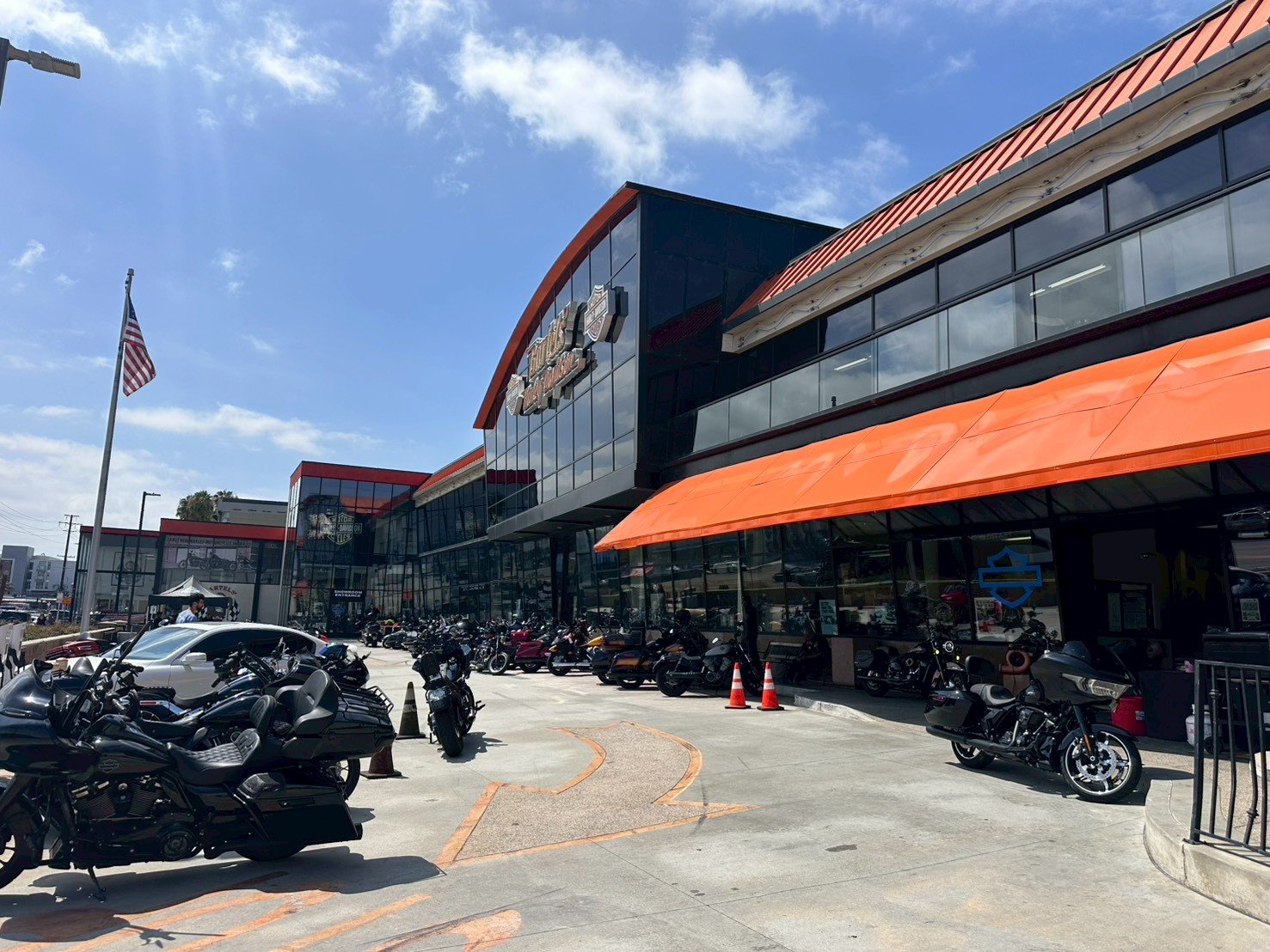 Bartels' Harley-Davidson 外観