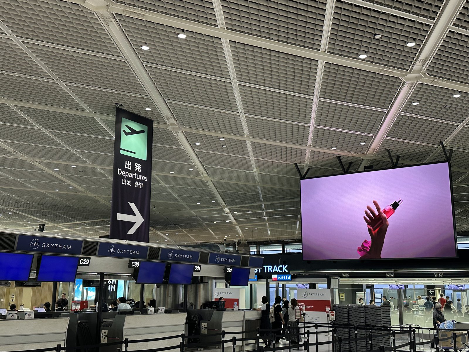 アメリカ視察旅行 初日 成田空港のターミナル