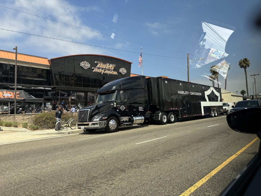 Bartels' Harley-Davidson 店内のショールーム