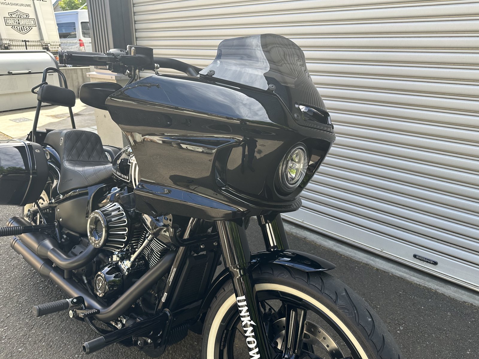 FXBBS ストリートボブに装着したSTフェアリング フロントビュー