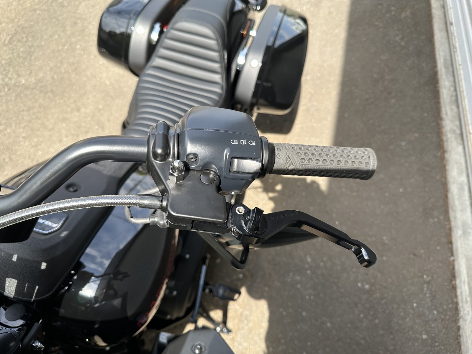 ODIグリップとOberonアジャスタブルレバー